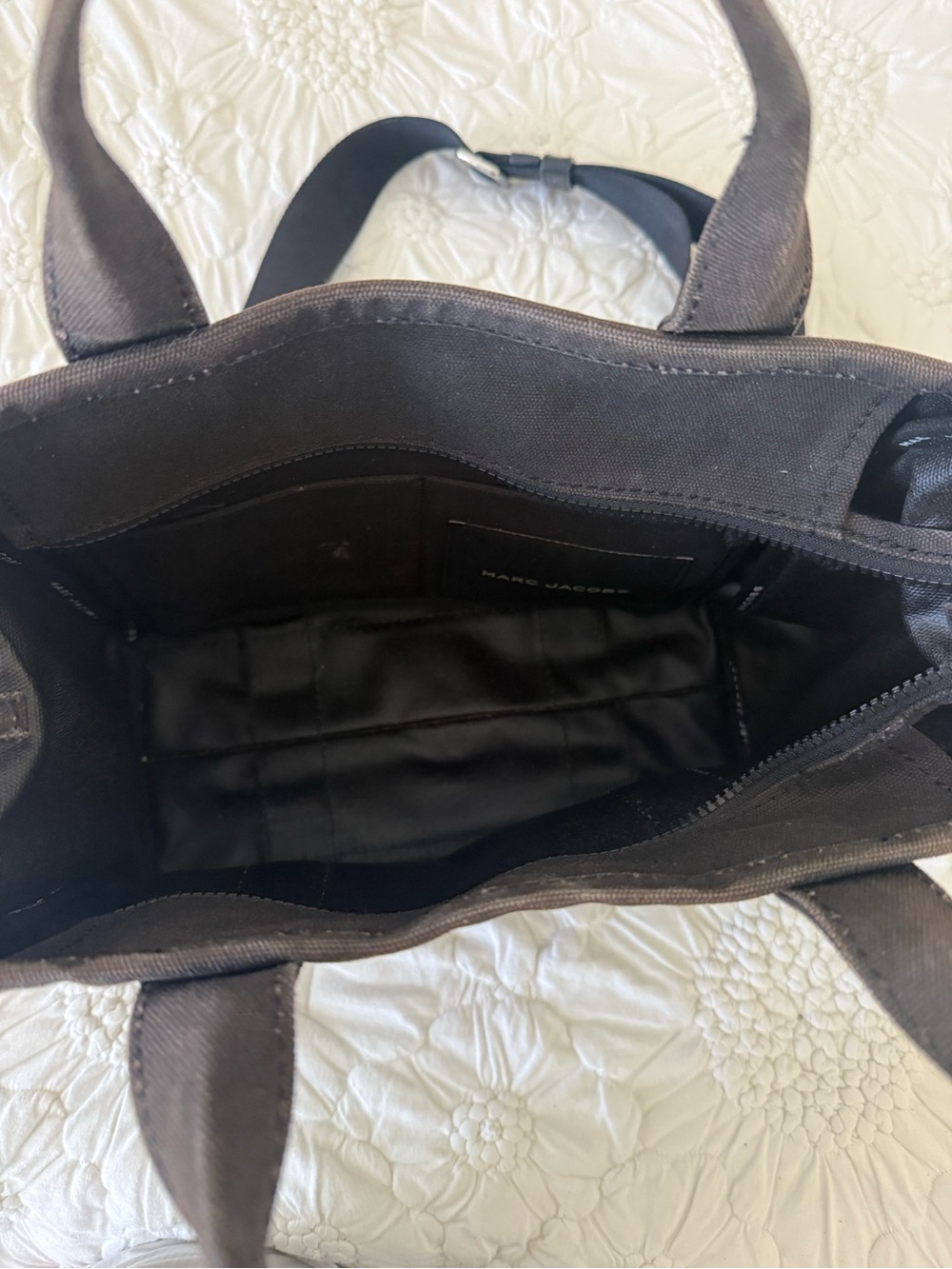 Marc Jacobs The Tote Bag in Black with White Logo - Picture 5 of 11